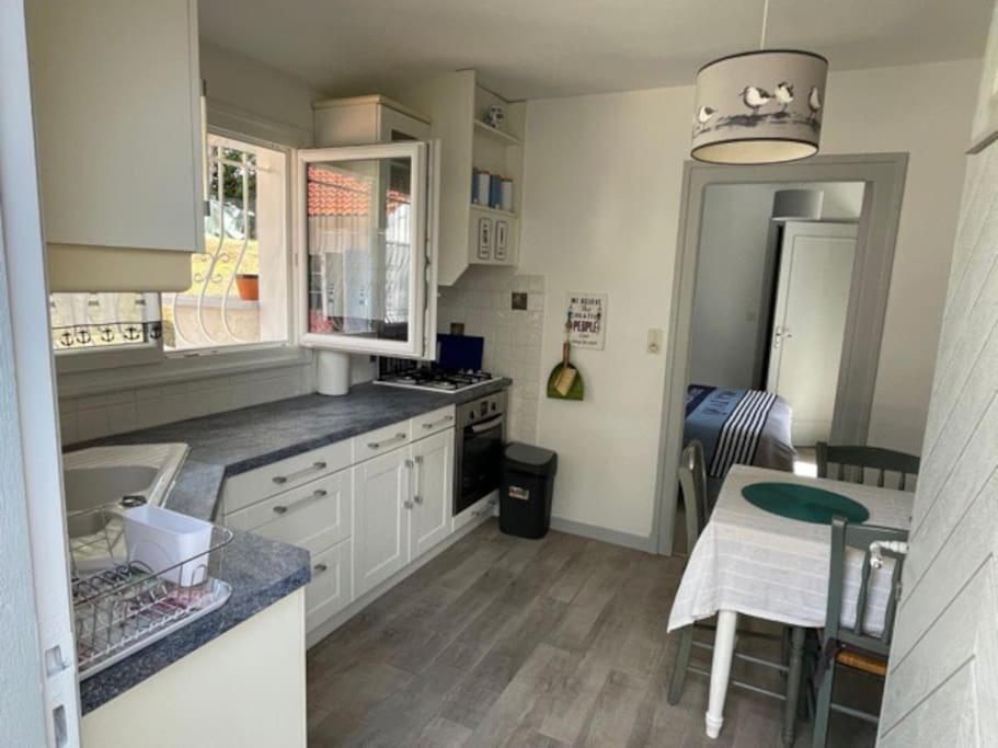 Adorable Petite Maison A 400M De La Mer Villa Saint-Georges-de-Didonne Eksteriør billede