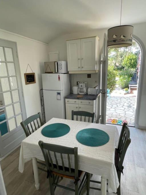 Adorable Petite Maison A 400M De La Mer Villa Saint-Georges-de-Didonne Eksteriør billede
