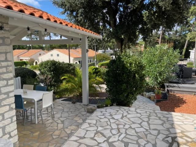 Adorable Petite Maison A 400M De La Mer Villa Saint-Georges-de-Didonne Eksteriør billede